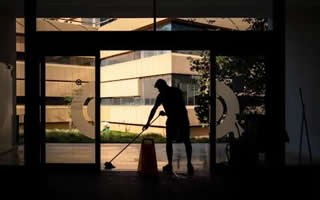 专业保洁服务：衣橱整理 收纳整理师 职业整理师 新居开荒
